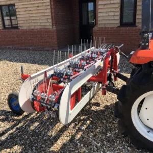 Hay turning spreading machine