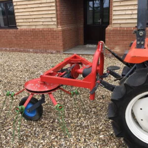 Hay turning spreading machine
