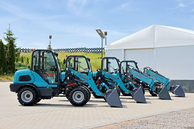 SCHMiDT Loaders / Glass Cab